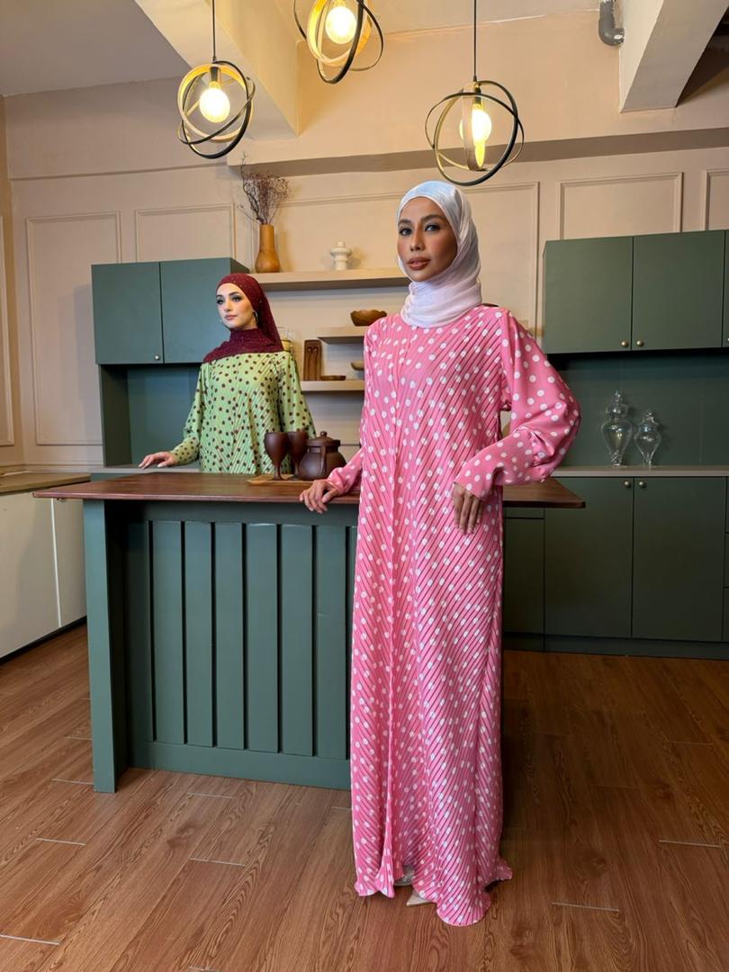 Dotty Pleated Abaya by n.our
