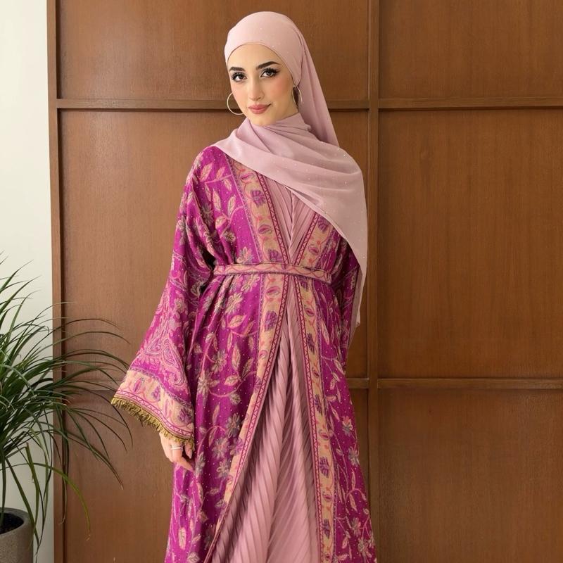 Marwa Pashmina Abaya - Cardigan style with Pleated Inner by n.our