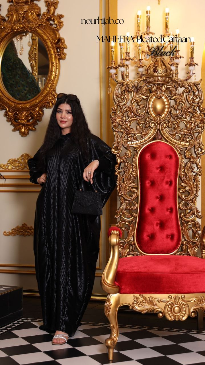 MAHEERA Pleated Caftaan