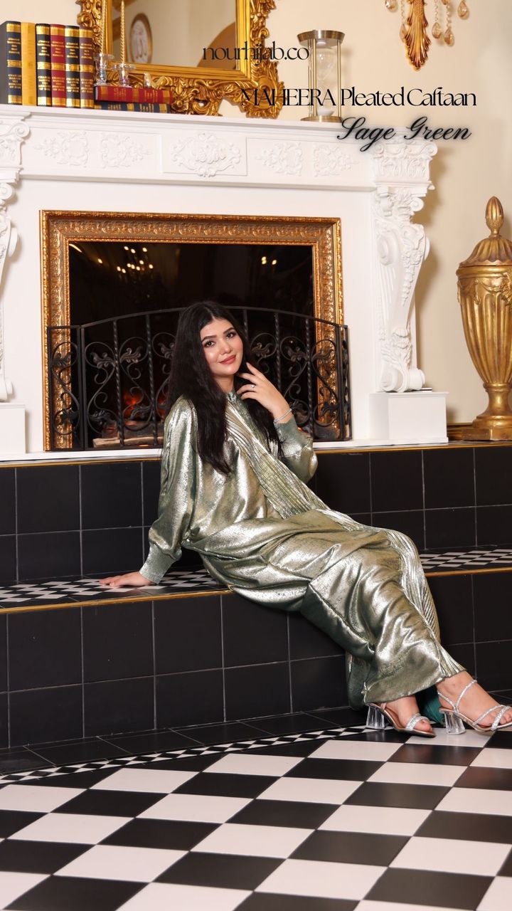 MAHEERA Pleated Caftaan