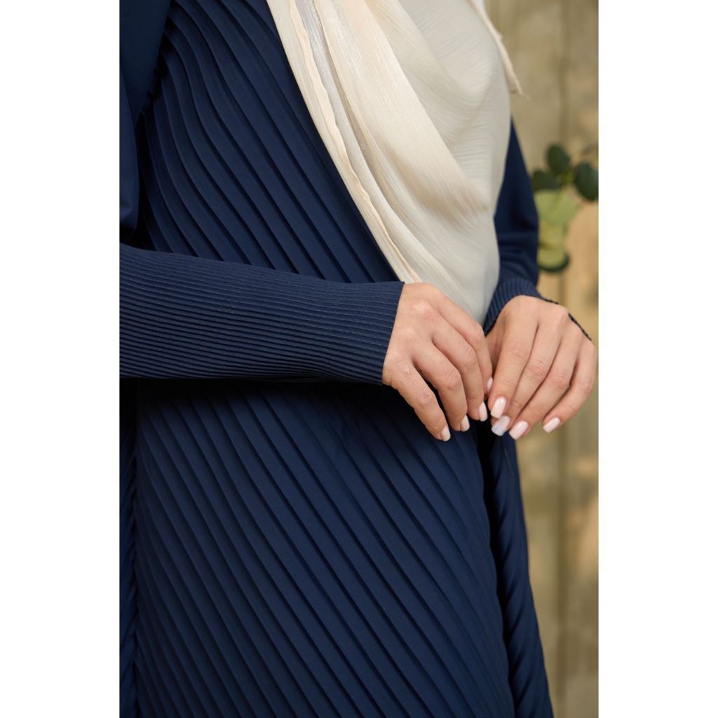 ZAHRA 1.0  Pleated Abaya (Premium quality Pleated  fabric)