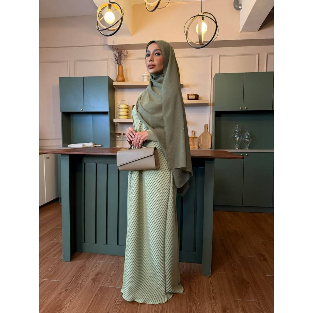 ZAHRA 1.0  Pleated Abaya (Premium quality Pleated  fabric)