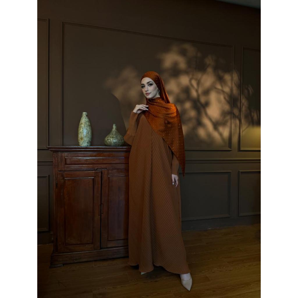 ZAHRA 1.0  Pleated Abaya (Premium quality Pleated  fabric)