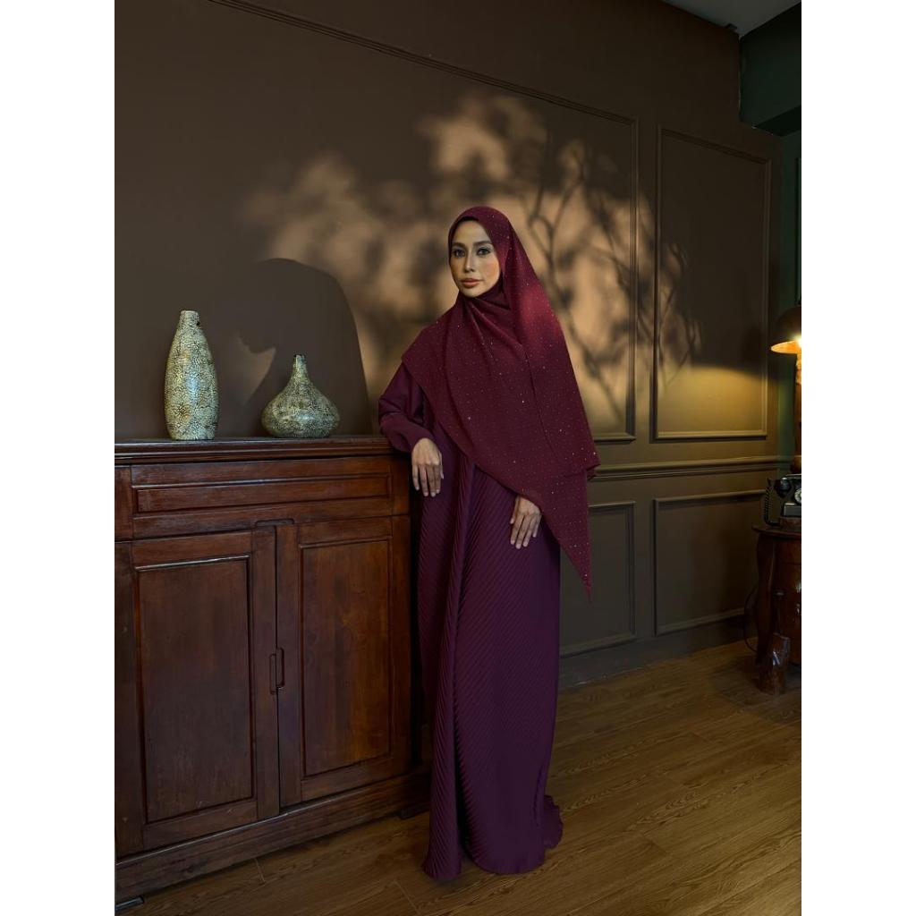 ZAHRA 1.0  Pleated Abaya (Premium quality Pleated  fabric)